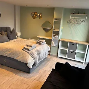  Apartment Studio Apartment